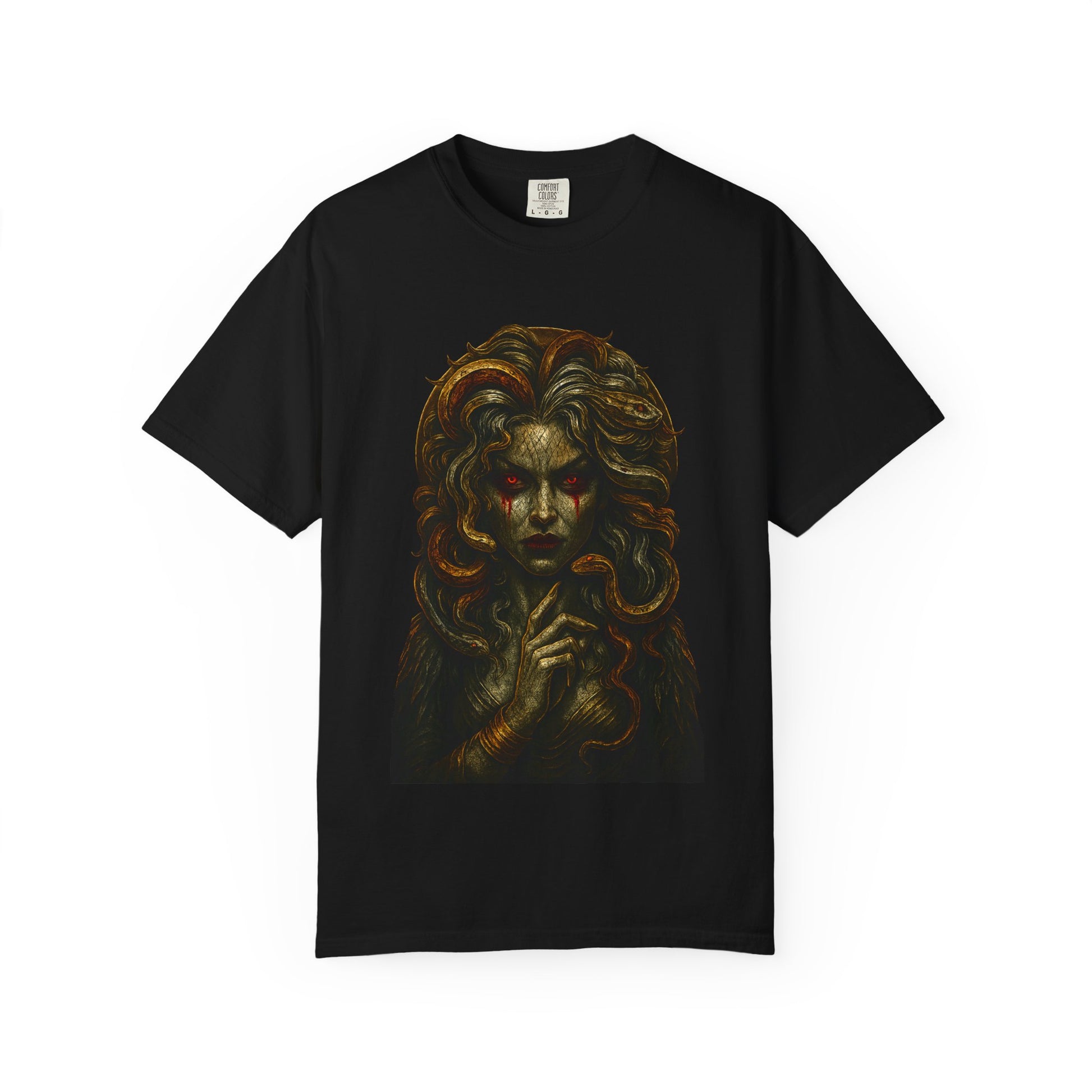 Black graphic t-shirt featuring a detailed illustration of Medusa with glowing red eyes, serpentine hair, and reptilian skin. Gothic horror design in red, green, and brown tones, perfect for mythology lovers and dark fantasy fashion.