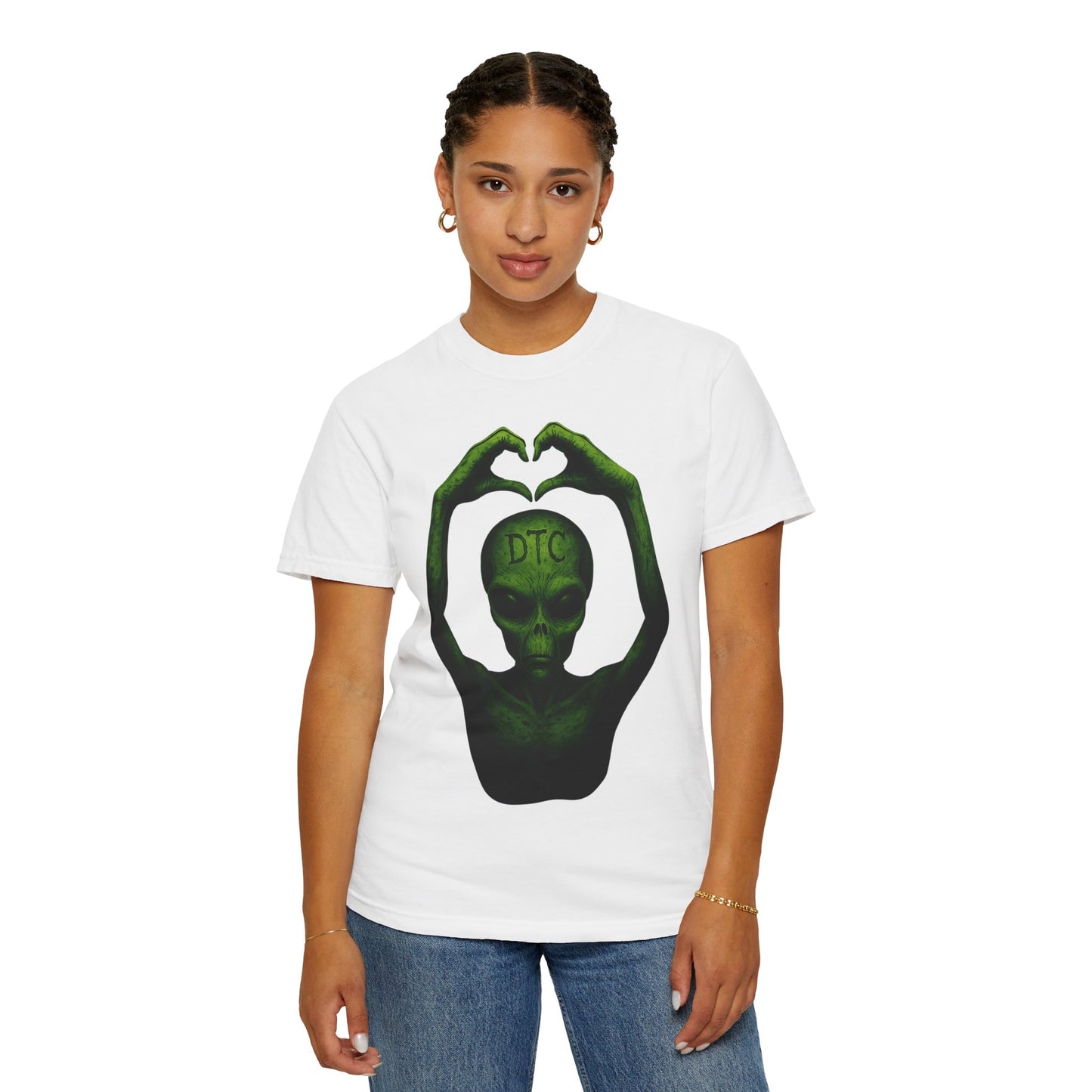 Alien Heart Horror Themed Graphic T-Shirt