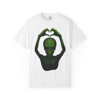 Alien Heart Horror Themed Graphic T-Shirt