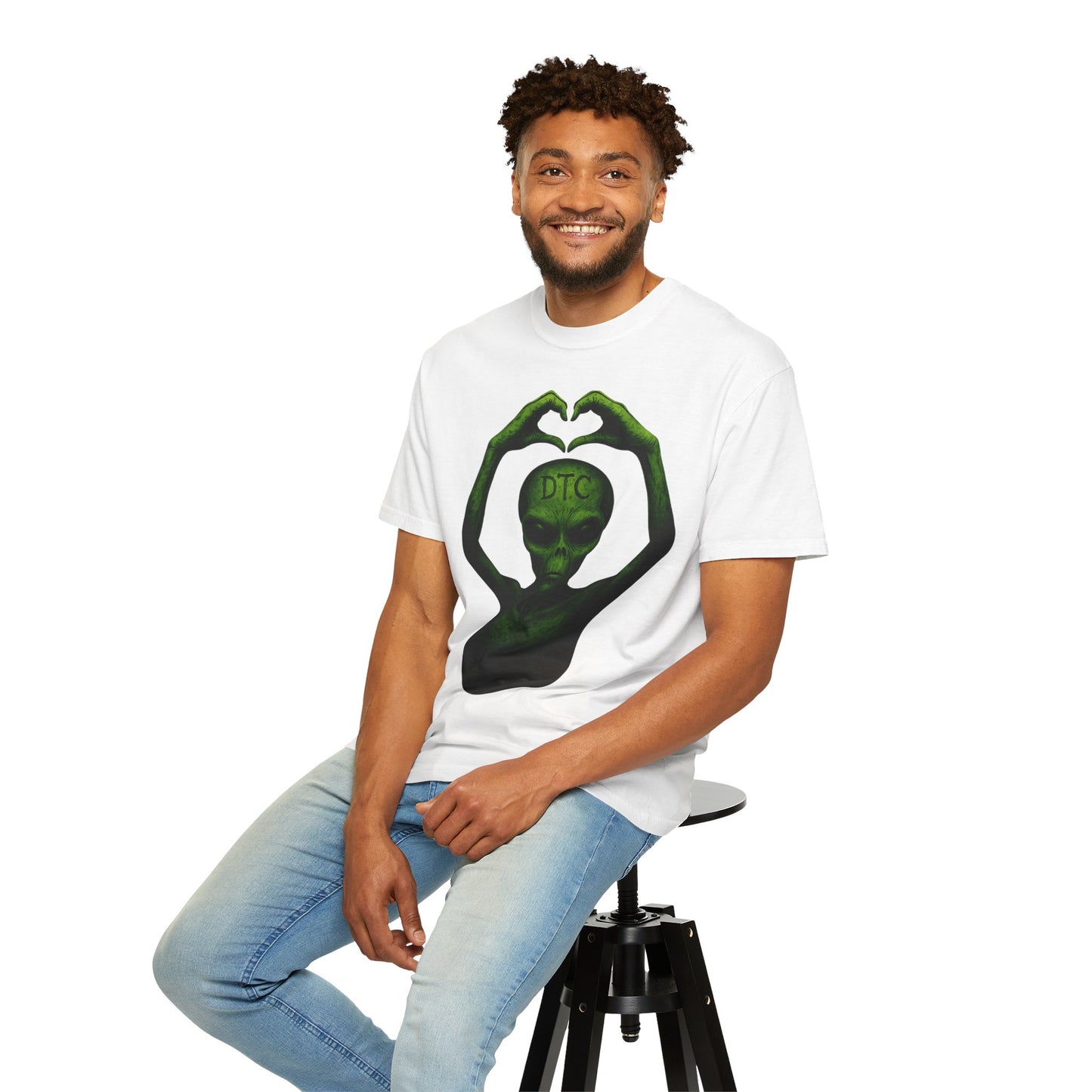 Alien Heart Horror Themed Graphic T-Shirt