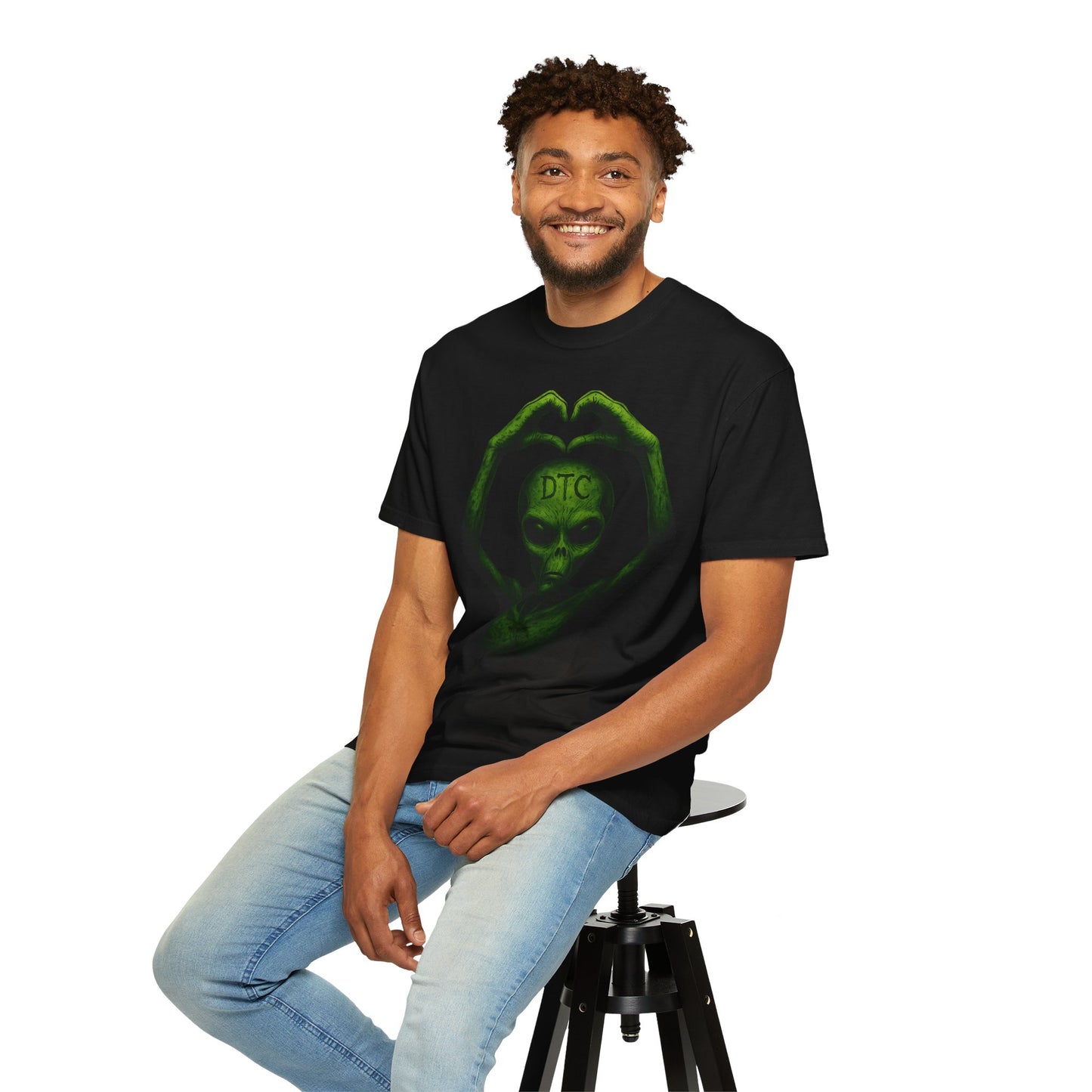 Alien Heart Horror Themed Graphic T-Shirt