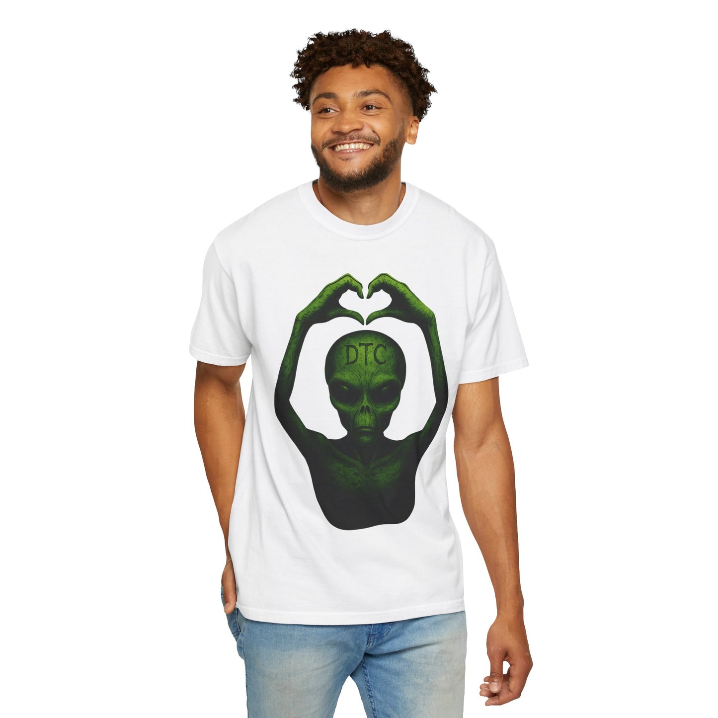 Alien Heart Horror Themed Graphic T-Shirt