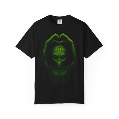Alien Heart Horror Themed Graphic T-Shirt
